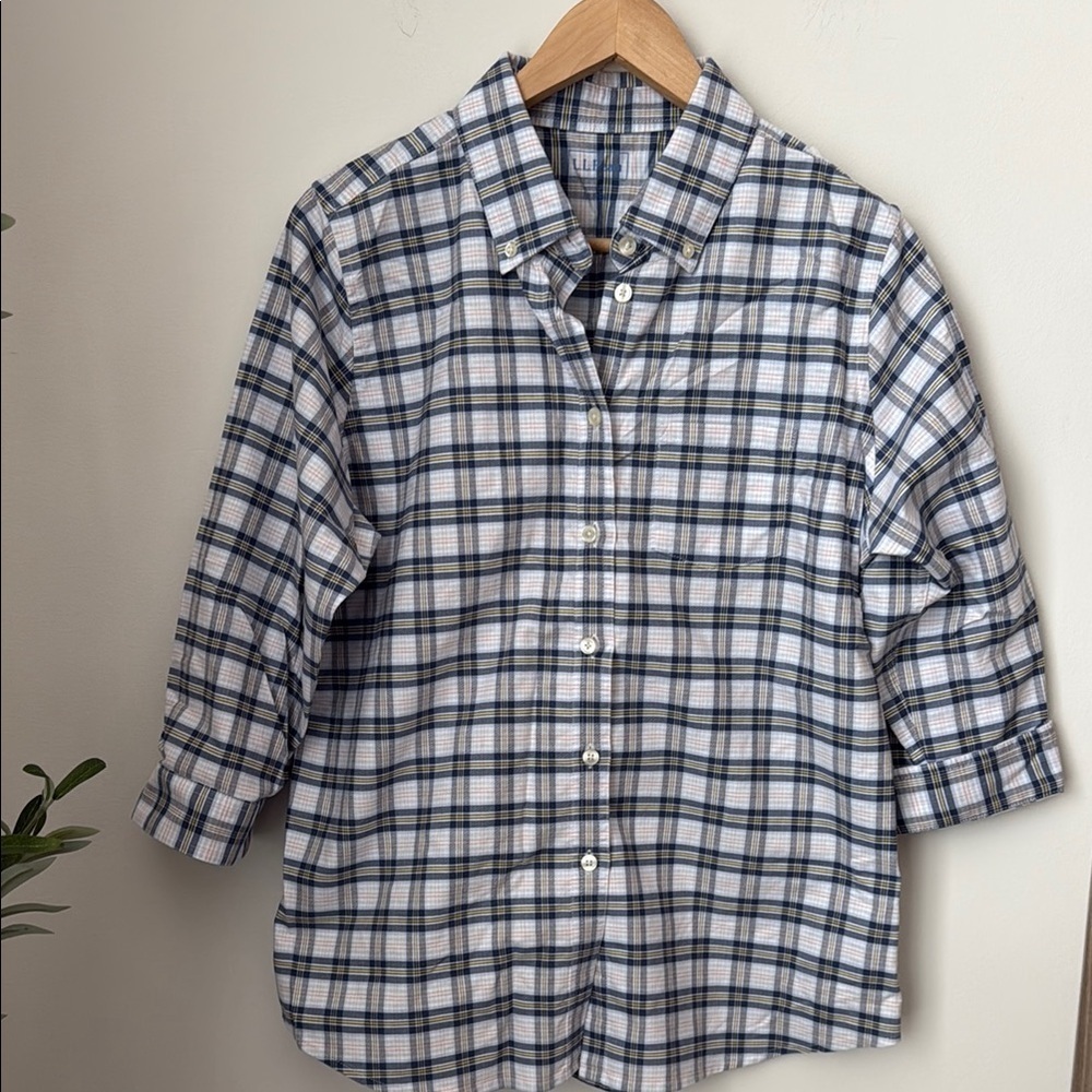 L.L. Bean Blue and White Casual Button Down Shirt